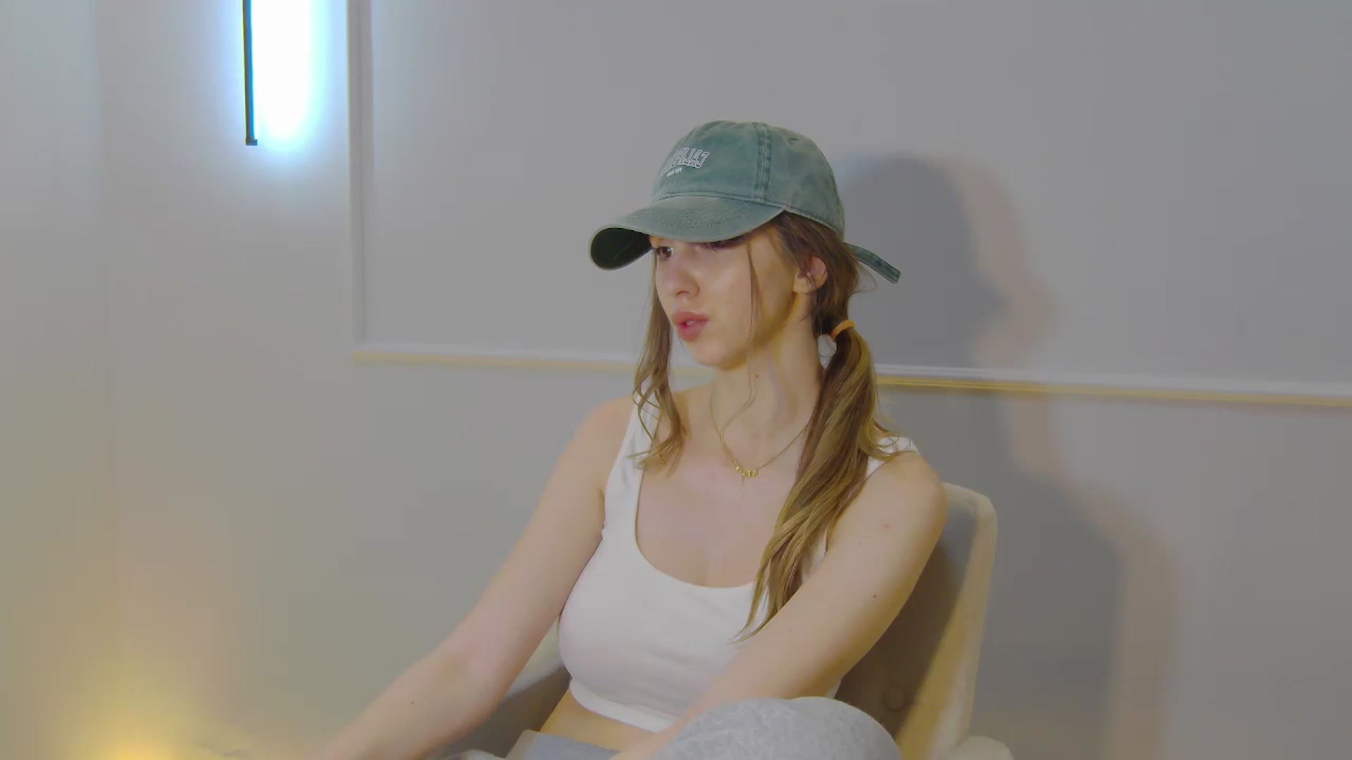 Gallery image thumbnail from Artemiss's myfreecams stream on, 01/15/2025, 24:21 image 1 of 20