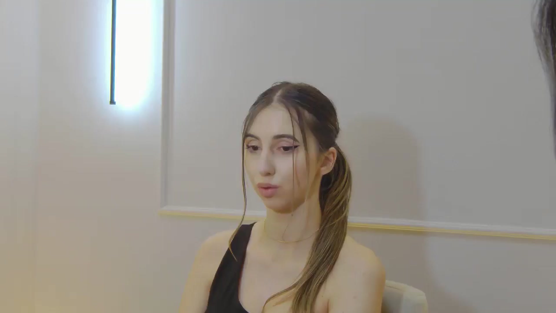 Gallery image thumbnail from Artemiss's myfreecams stream on, 01/17/2025, 24:31 image 1 of 20