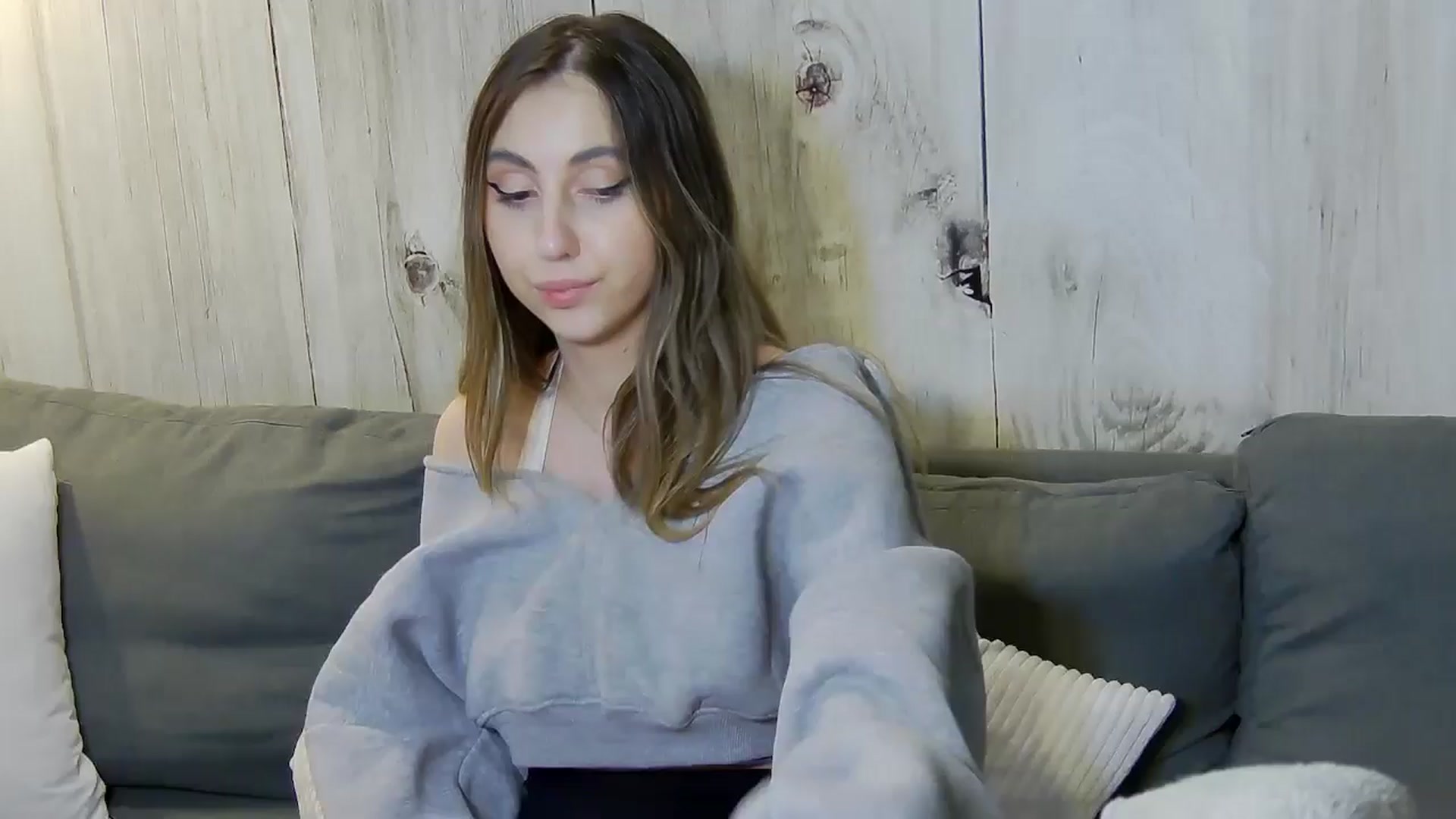 Gallery image thumbnail from Artemiss's myfreecams stream on, 01/21/2025, 21:53 image 11 of 20