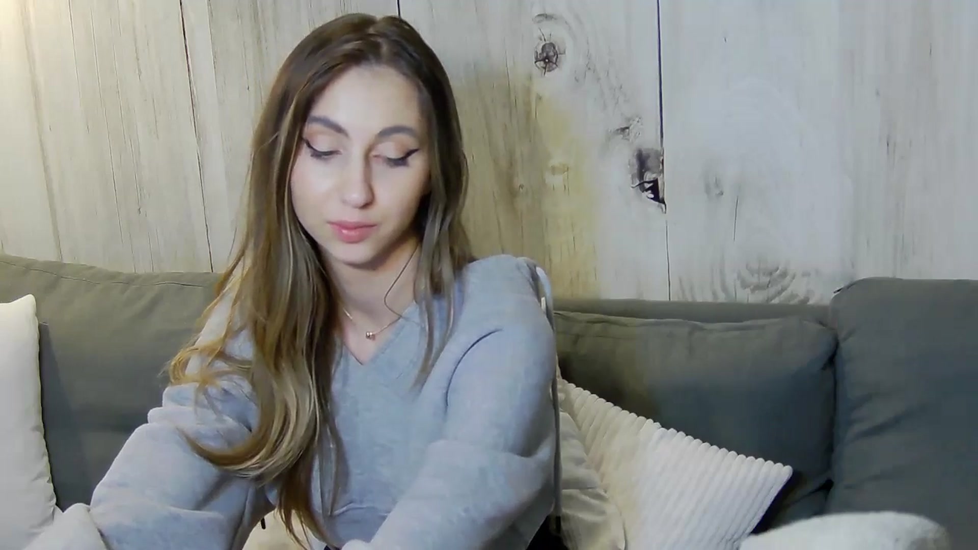 Gallery image thumbnail from Artemiss's myfreecams stream on, 01/21/2025, 21:53 image 12 of 20