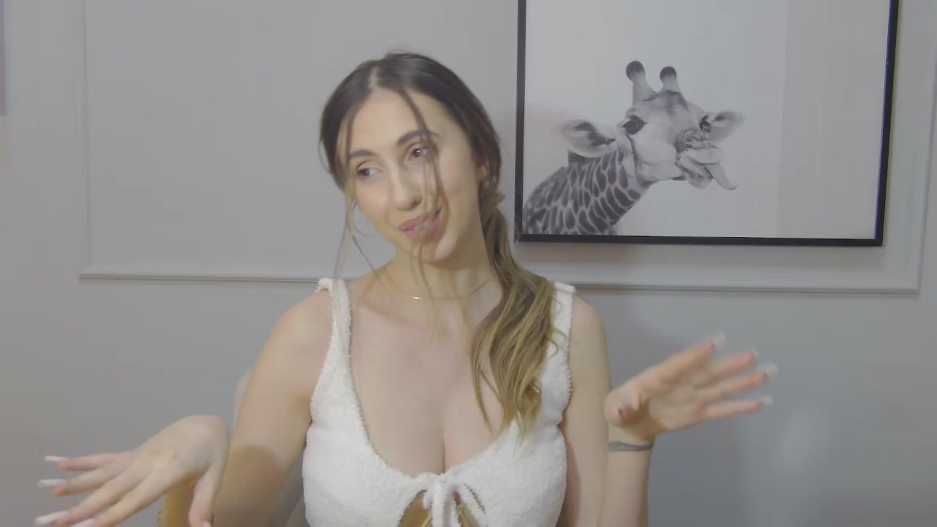 Gallery image thumbnail from Artemiss's myfreecams stream on, 01/23/2025, 19:23 image 15 of 20