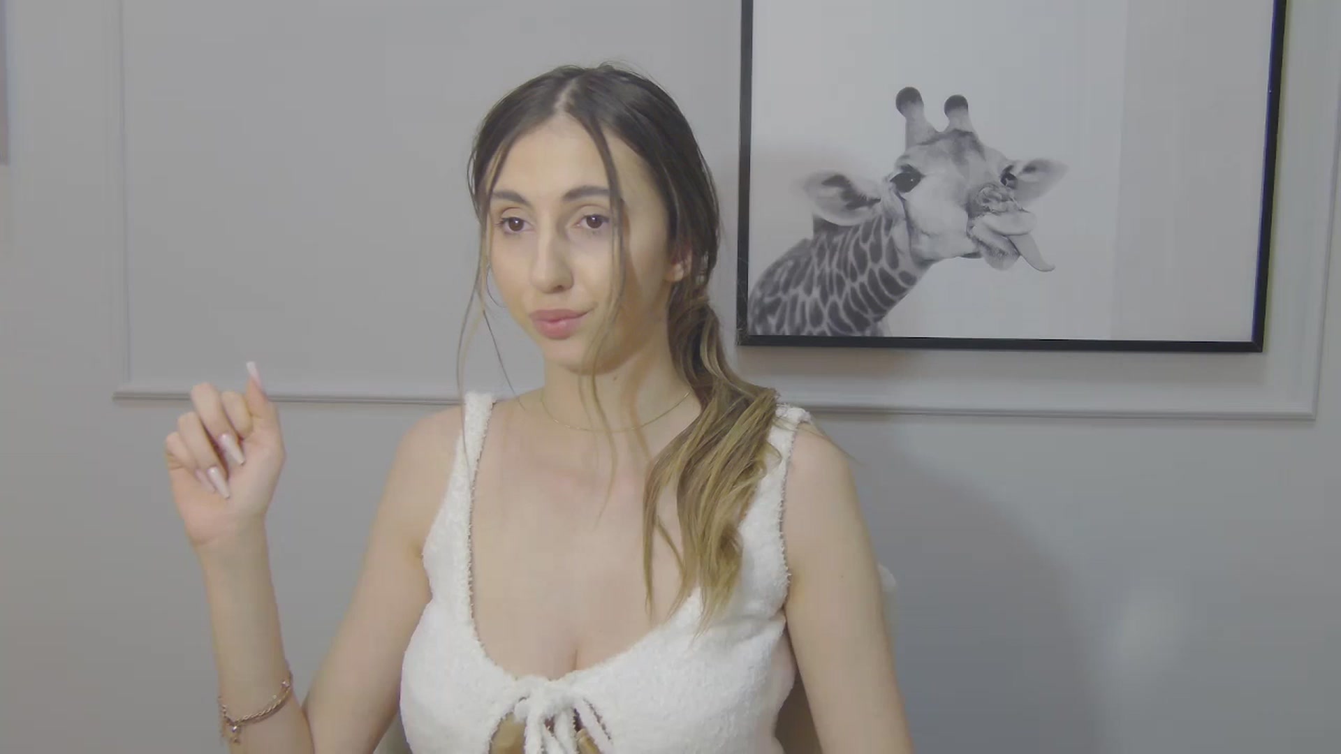 Gallery image thumbnail from Artemiss's myfreecams stream on, 01/23/2025, 19:23 image 12 of 20