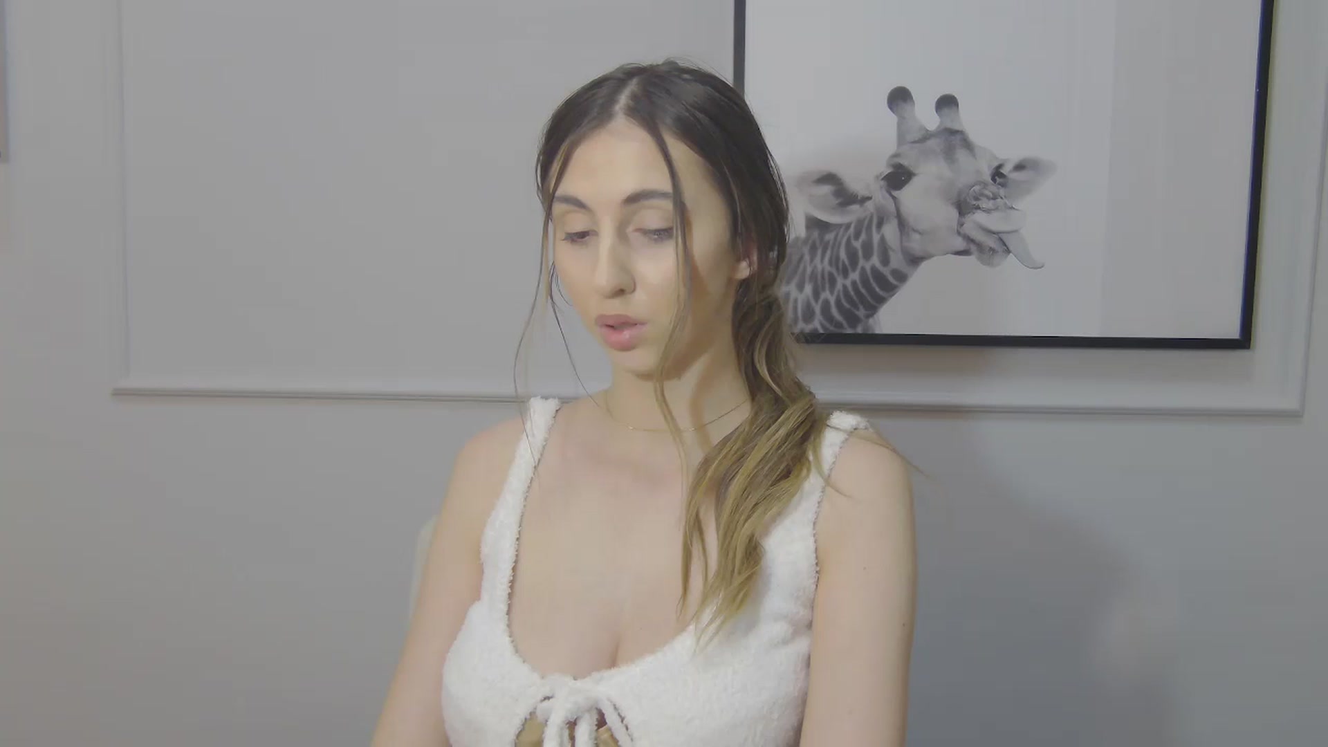 Gallery image thumbnail from Artemiss's myfreecams stream on, 01/23/2025, 19:23 image 4 of 20