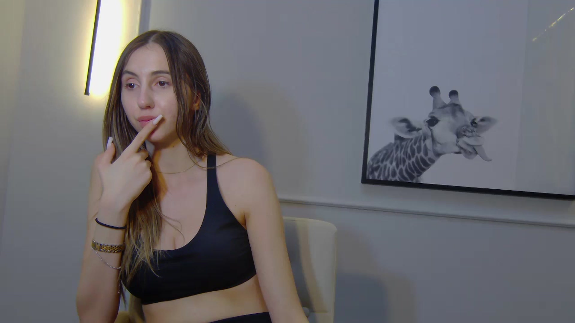 Gallery image thumbnail from Artemiss's myfreecams stream on, 01/27/2025, 22:12 image 17 of 20