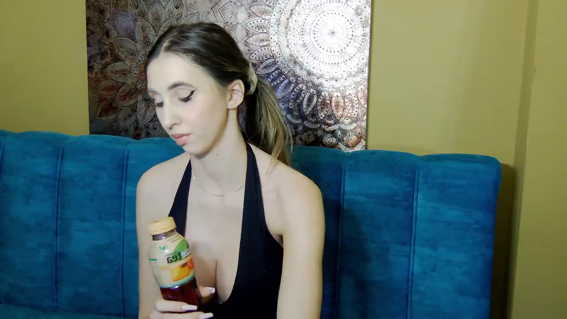 Gallery image thumbnail from Artemiss's myfreecams stream on, 01/28/2025, 21:02 image 8 of 20