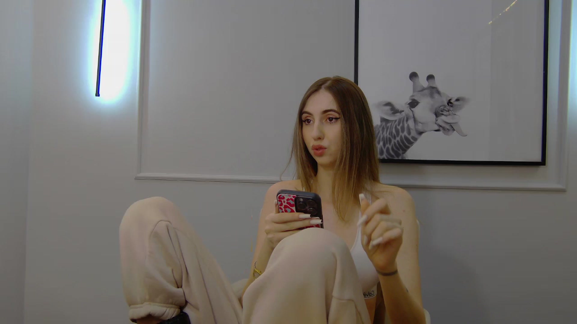 Gallery image thumbnail from Artemiss's myfreecams stream on, 02/13/2025, 19:31 image 15 of 20