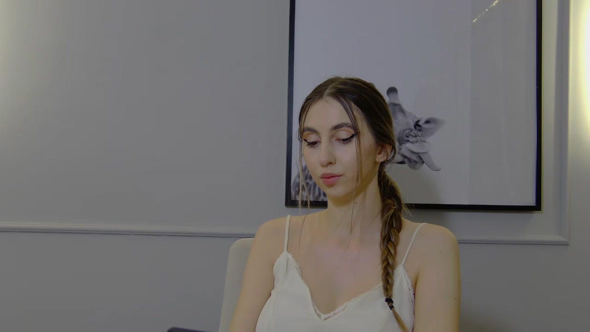 Gallery image thumbnail from Artemiss's myfreecams stream on, 02/21/2025, 24:03 image 8 of 20