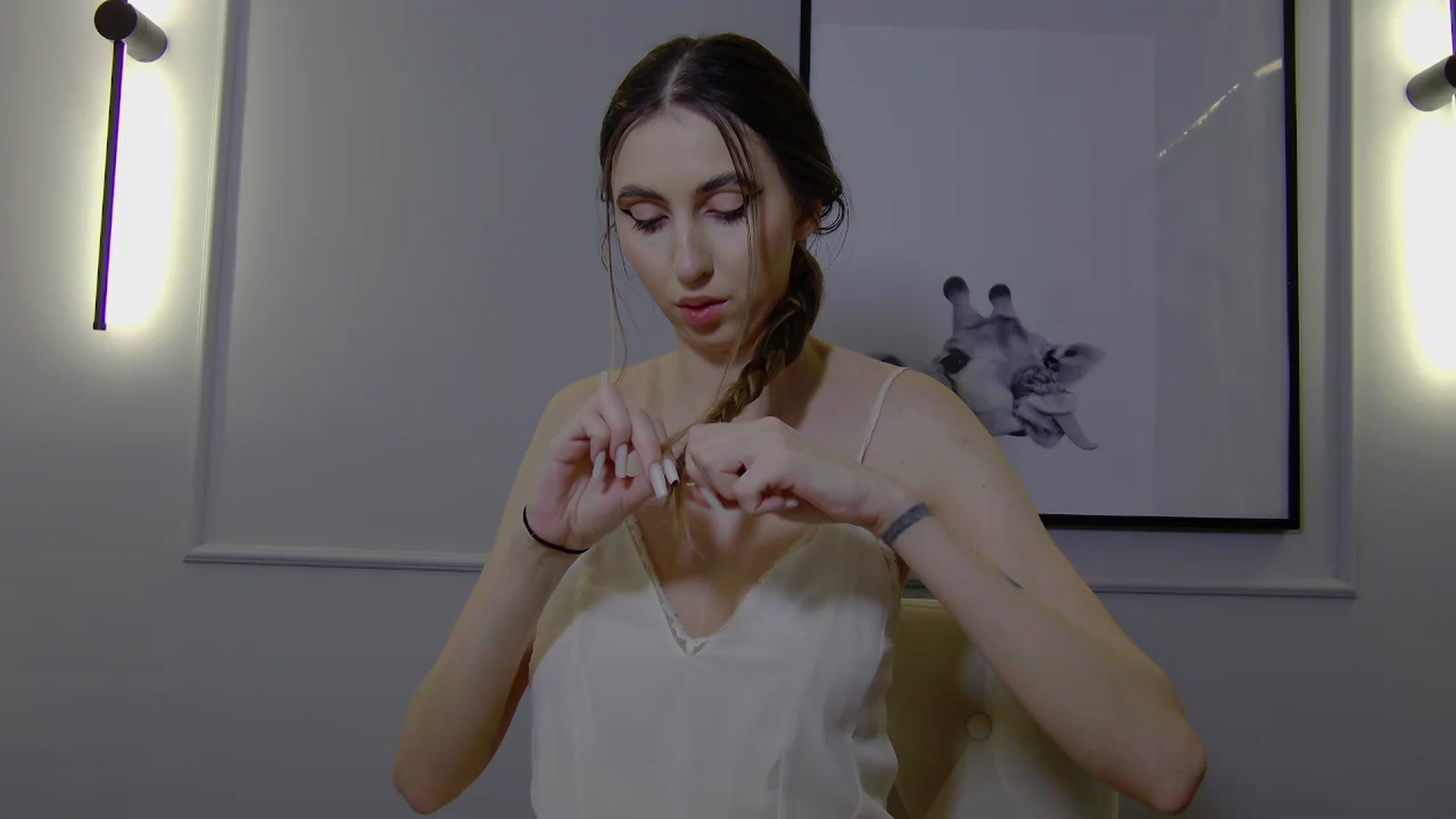 Gallery image thumbnail from Artemiss's myfreecams stream on, 02/21/2025, 24:03 image 1 of 20