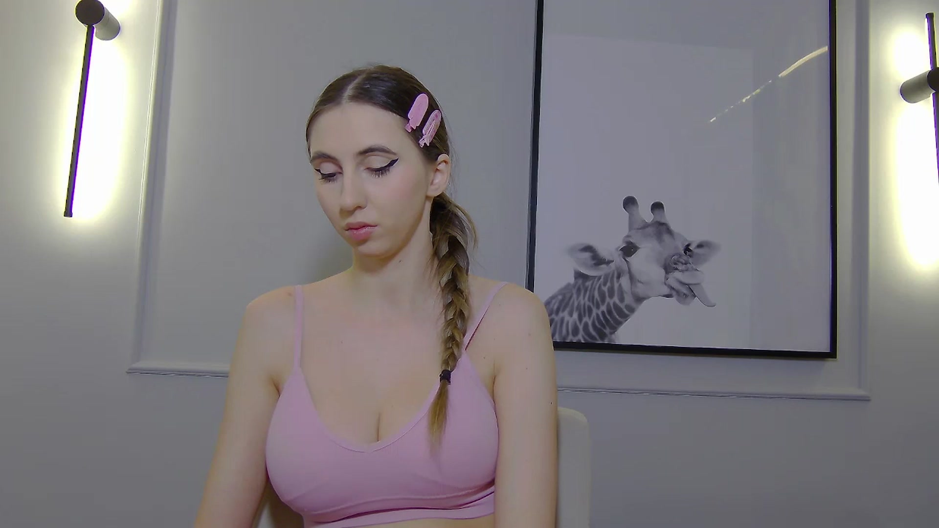 Gallery image thumbnail from Artemiss's myfreecams stream on, 02/21/2025, 19:06 image 17 of 20