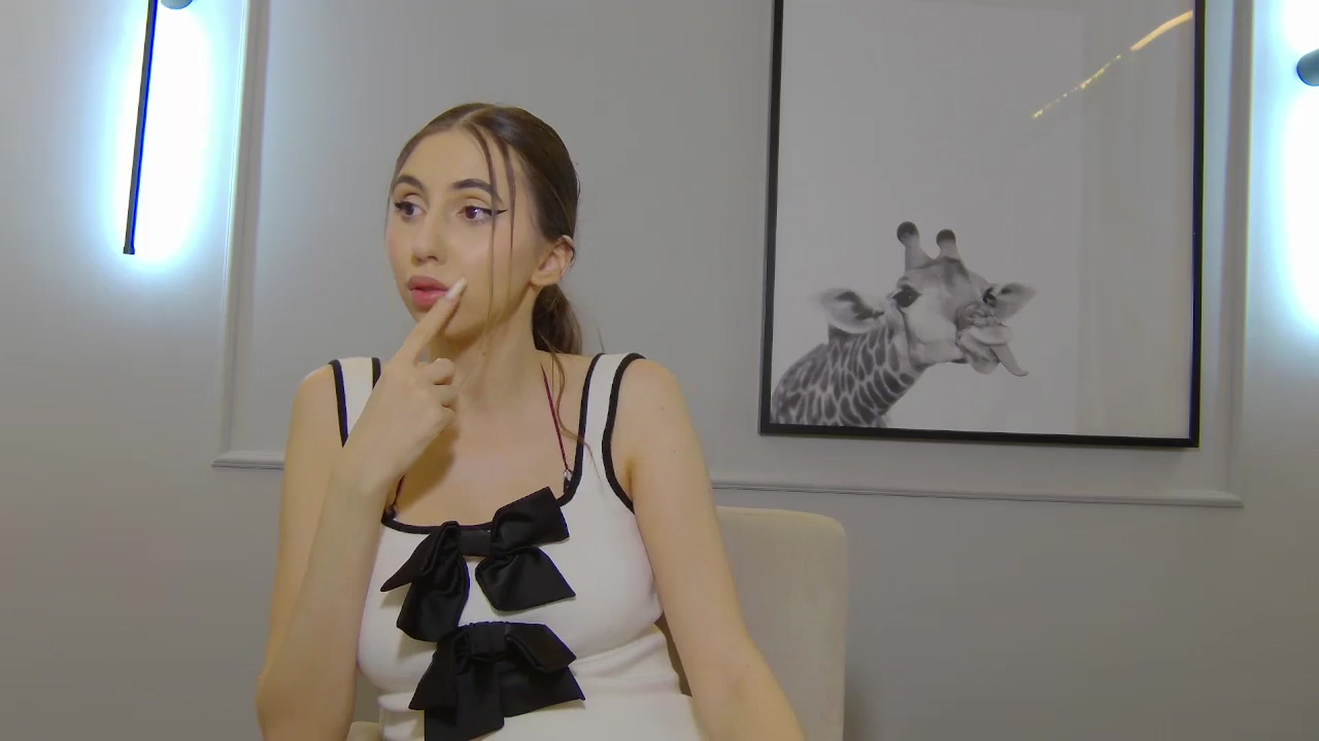 Gallery image thumbnail from Artemiss's myfreecams stream on, 02/22/2025, 22:00 image 19 of 20