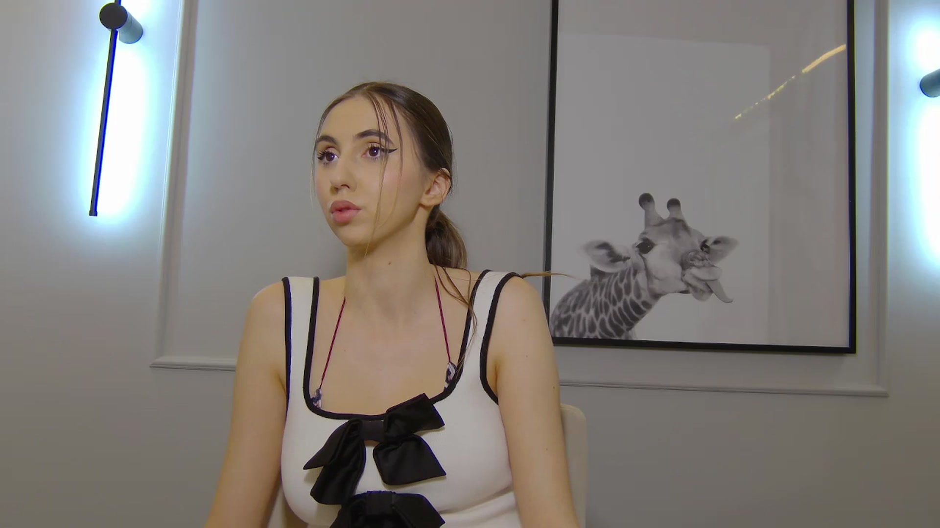 Gallery image thumbnail from Artemiss's myfreecams stream on, 02/22/2025, 22:00 image 11 of 20