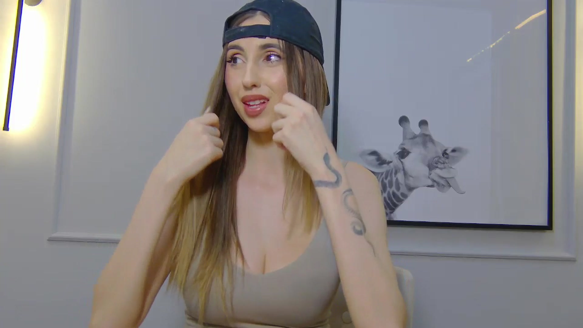 Gallery image thumbnail from Artemiss's myfreecams stream on, 02/23/2025, 22:51 image 10 of 20