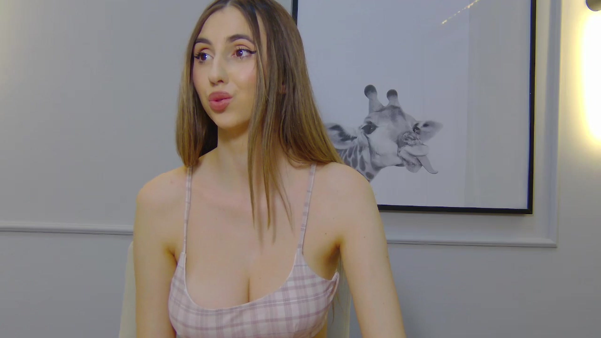 Gallery image thumbnail from Artemiss's myfreecams stream on, 02/24/2025, 24:25 image 17 of 20