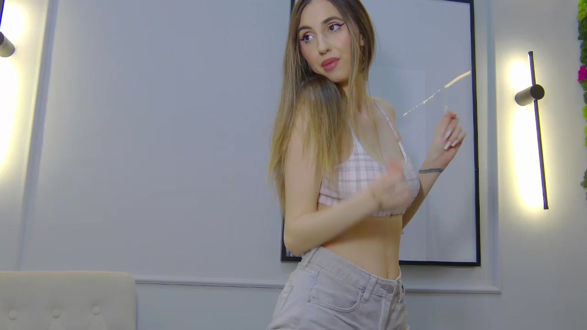 Gallery image thumbnail from Artemiss's myfreecams stream on, 02/24/2025, 24:25 image 2 of 20