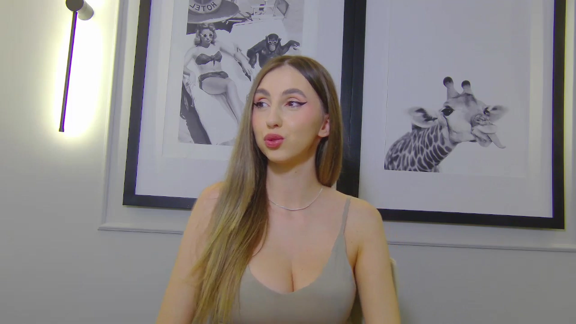 Gallery image thumbnail from Artemiss's myfreecams stream on, 02/27/2025, 22:58 image 14 of 20