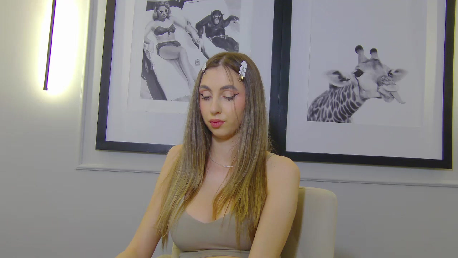 Gallery image thumbnail from Artemiss's myfreecams stream on, 02/27/2025, 23:25 image 8 of 20
