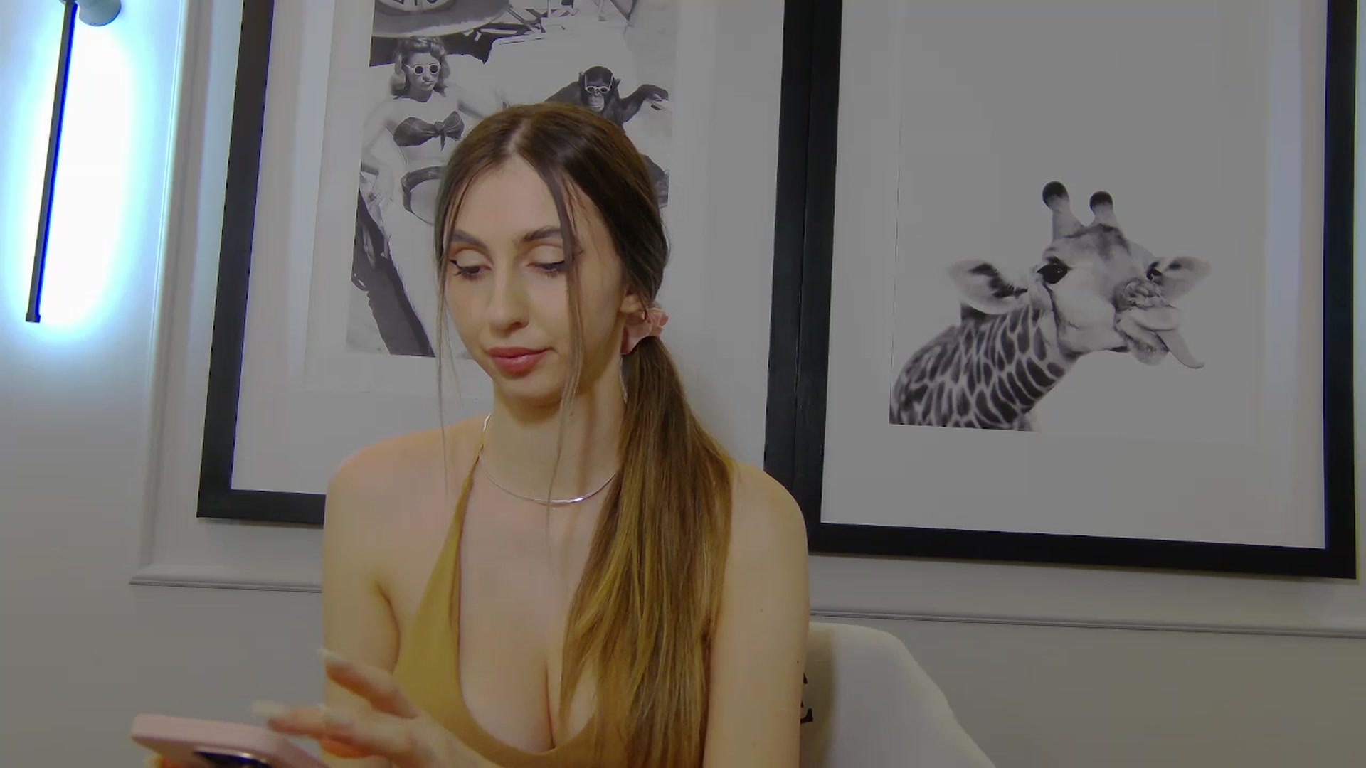 Gallery image thumbnail from Artemiss's myfreecams stream on, 02/28/2025, 19:16 image 13 of 20