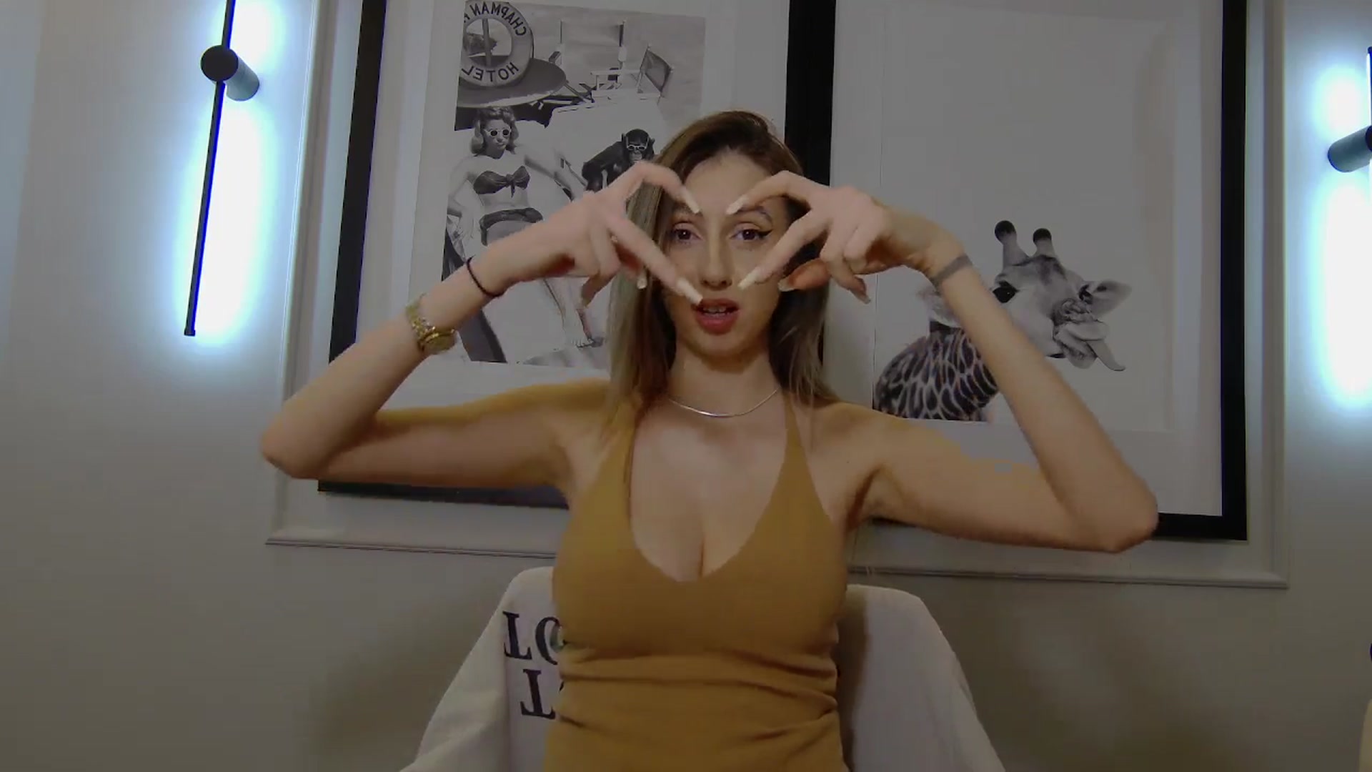 Gallery image thumbnail from Artemiss's myfreecams stream on, 02/28/2025, 20:03 image 12 of 20