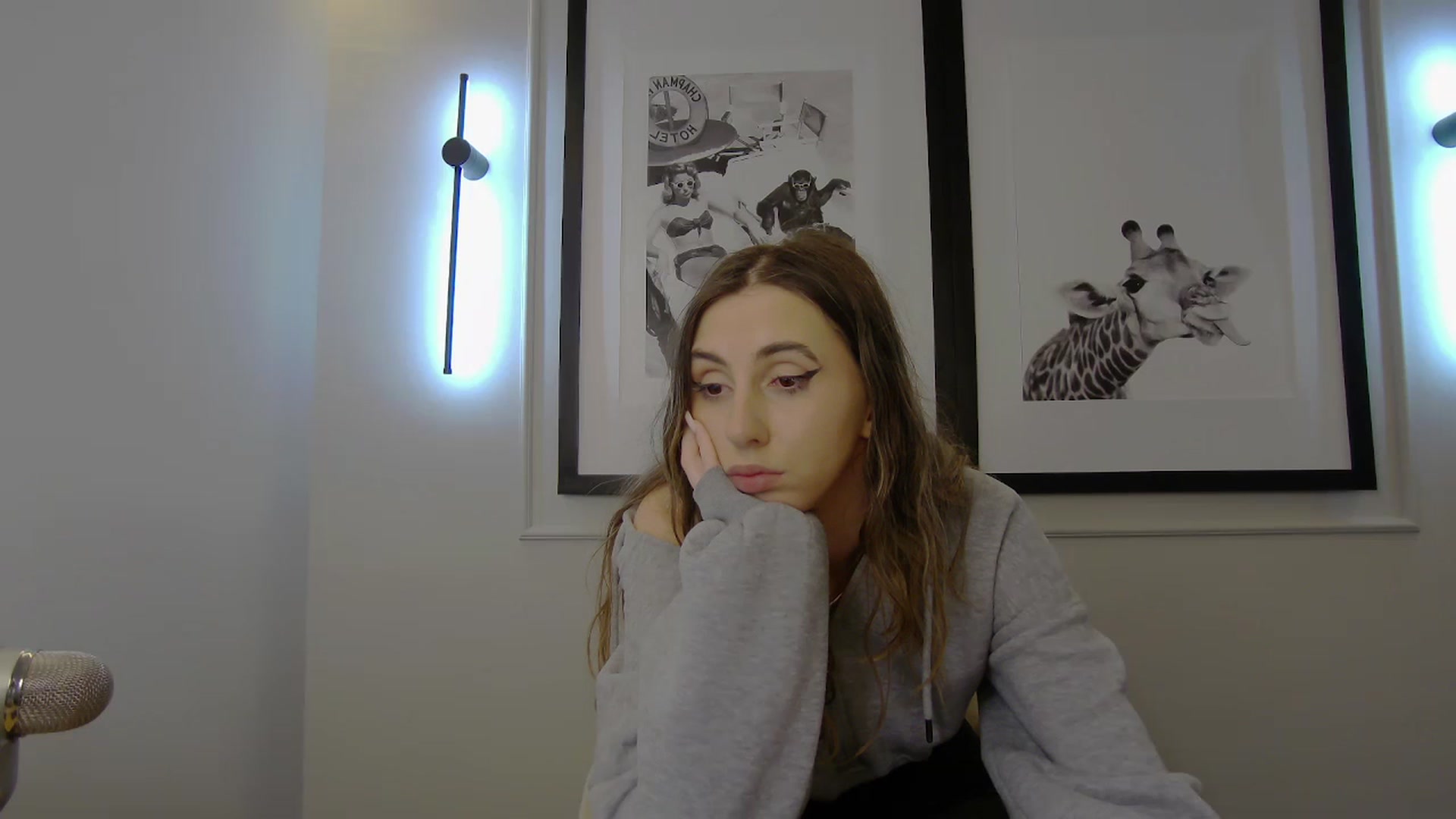 Gallery image thumbnail from Artemiss's myfreecams stream on, 03/02/2025, 17:05 image 14 of 20