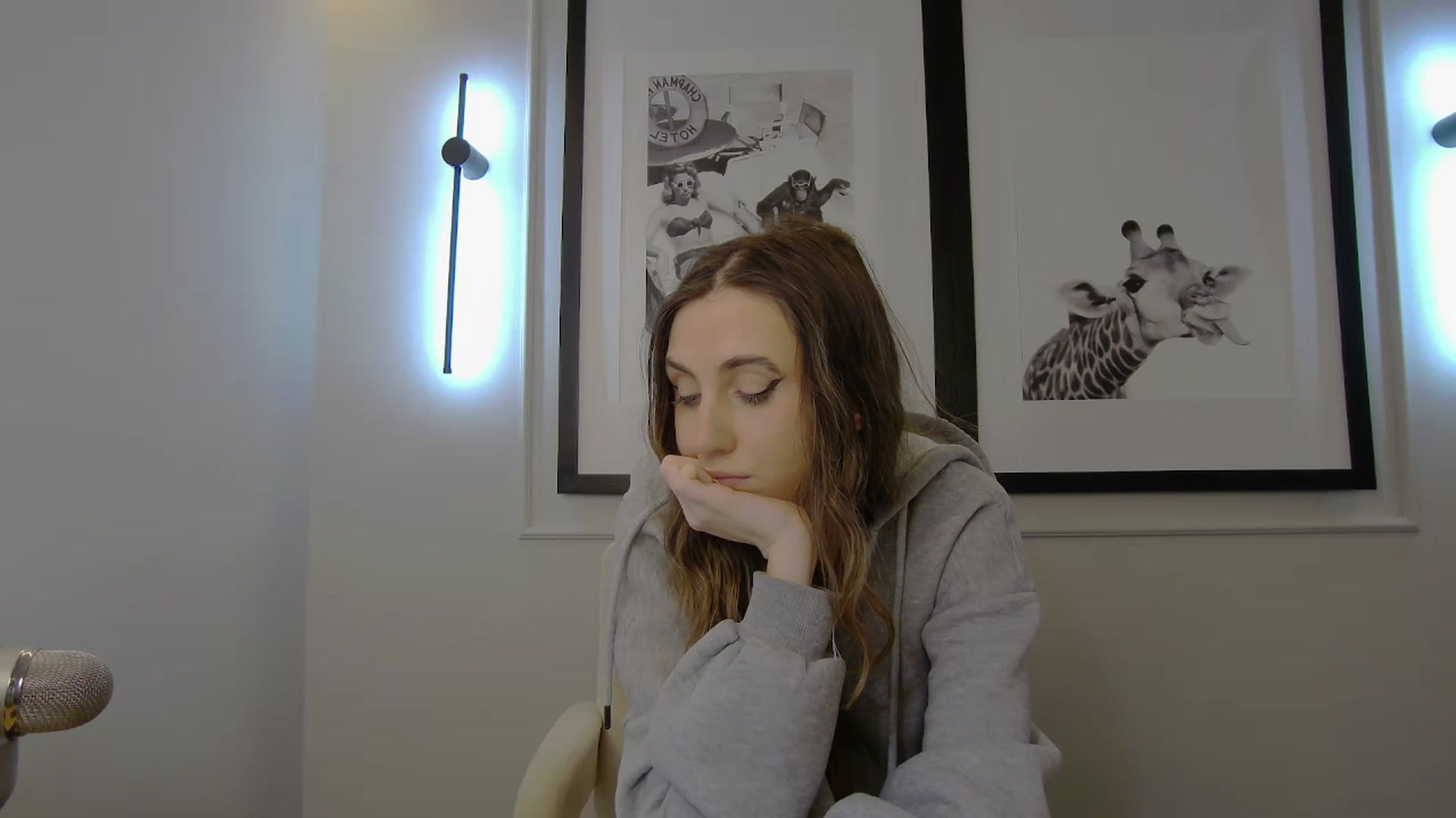 Gallery image thumbnail from Artemiss's myfreecams stream on, 03/02/2025, 17:05 image 1 of 20