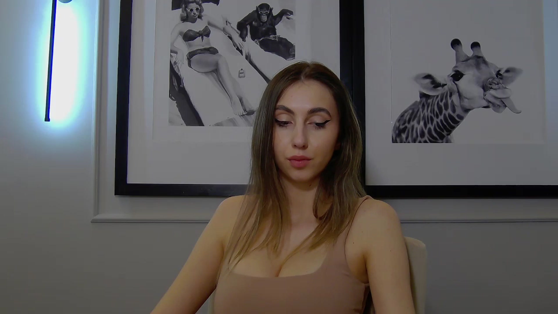 Gallery image thumbnail from Artemiss's myfreecams stream on, 03/05/2025, 24:03 image 18 of 20