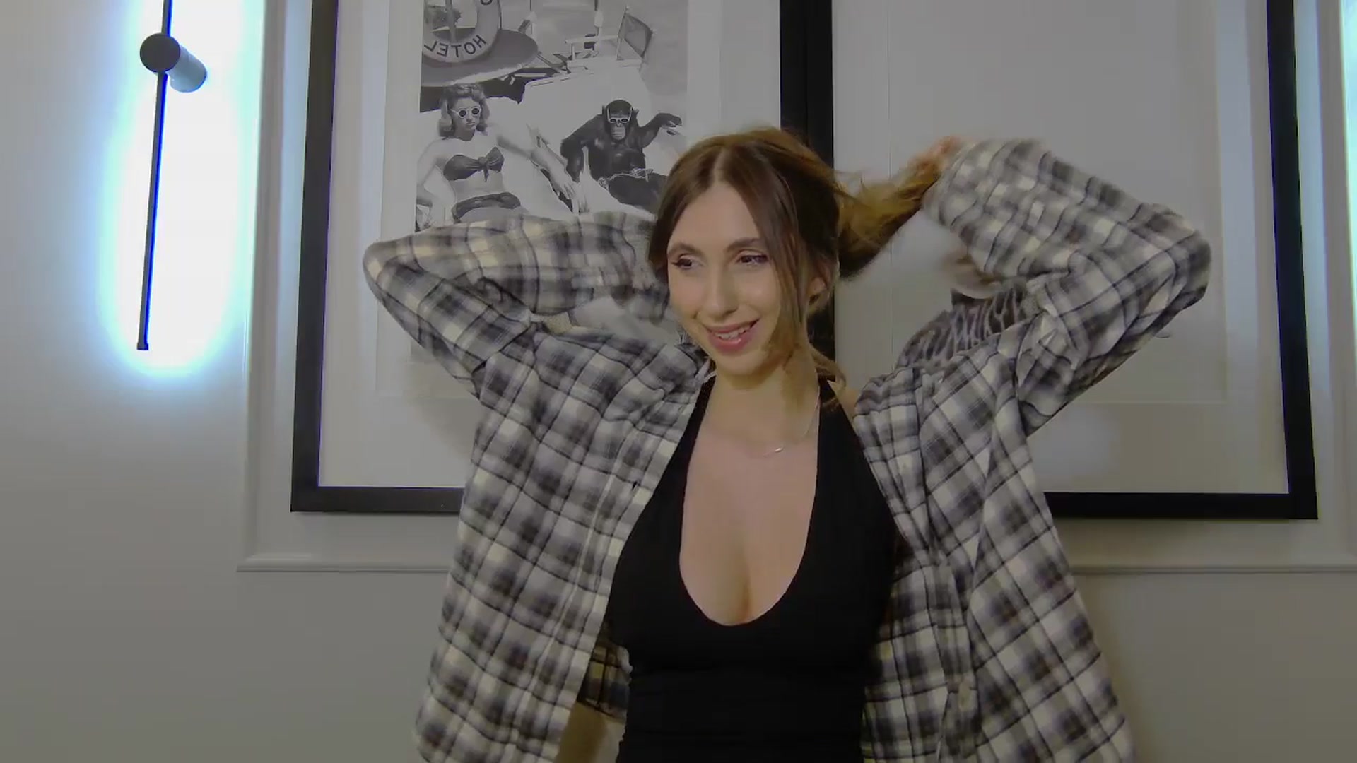 Gallery image thumbnail from Artemiss's myfreecams stream on, 03/05/2025, 23:39 image 15 of 20