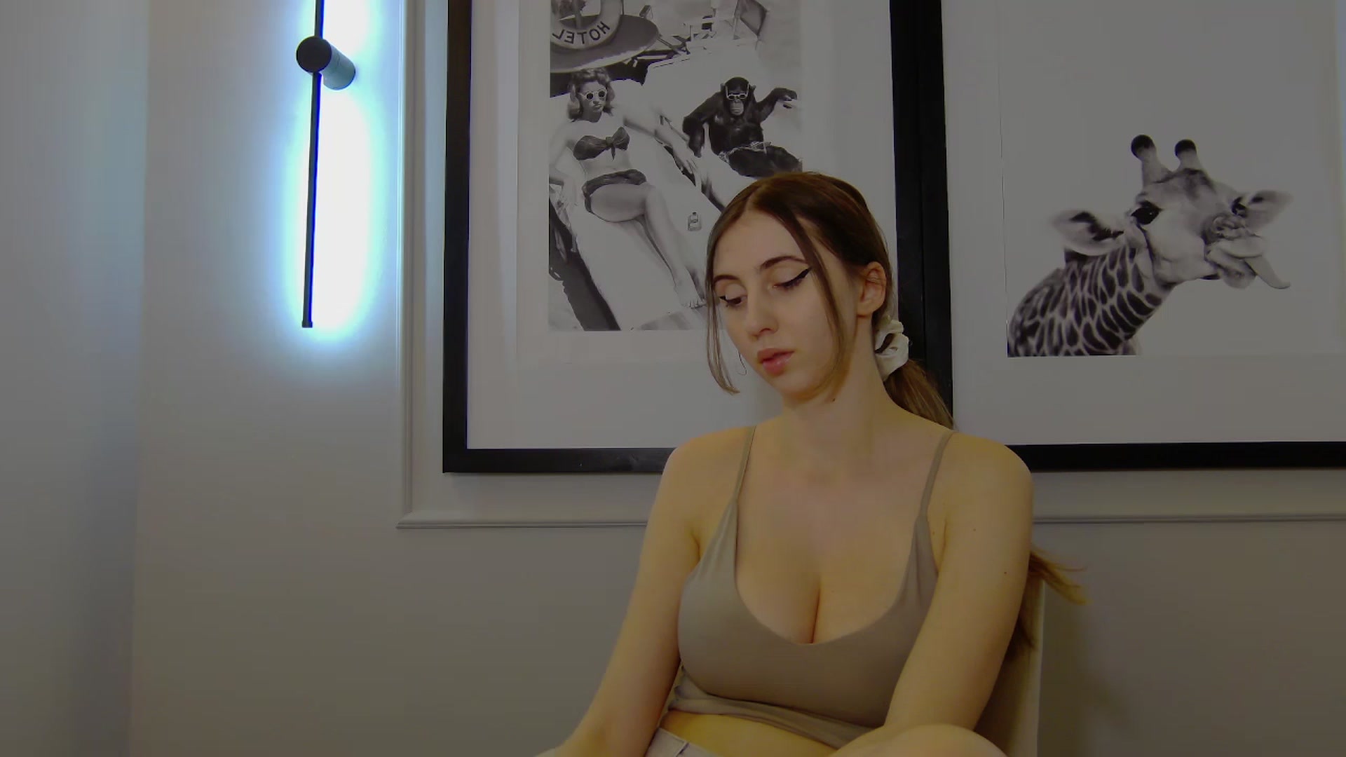Gallery image thumbnail from Artemiss's myfreecams stream on, 03/06/2025, 21:02 image 6 of 20