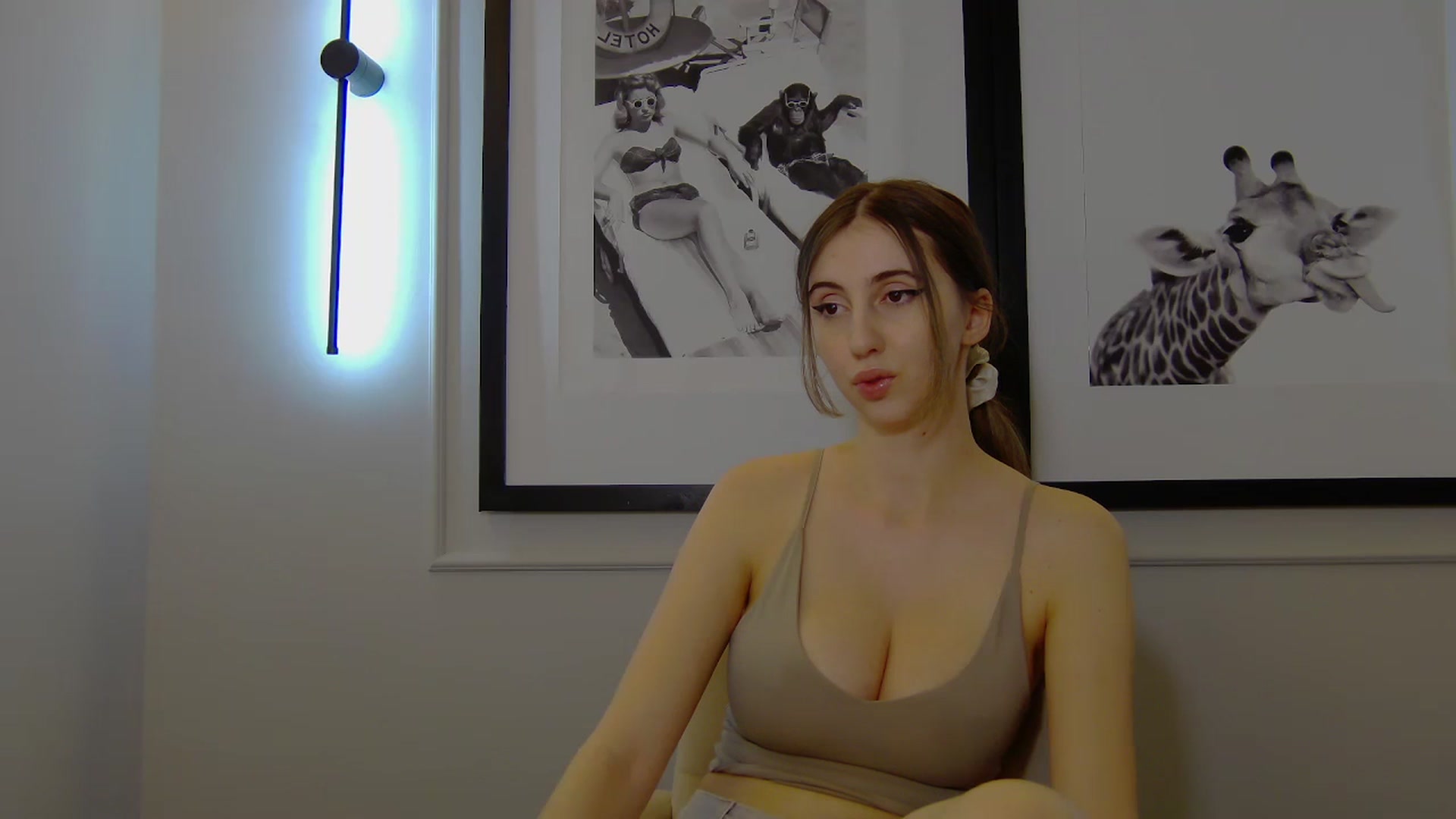 Gallery image thumbnail from Artemiss's myfreecams stream on, 03/06/2025, 21:02 image 3 of 20