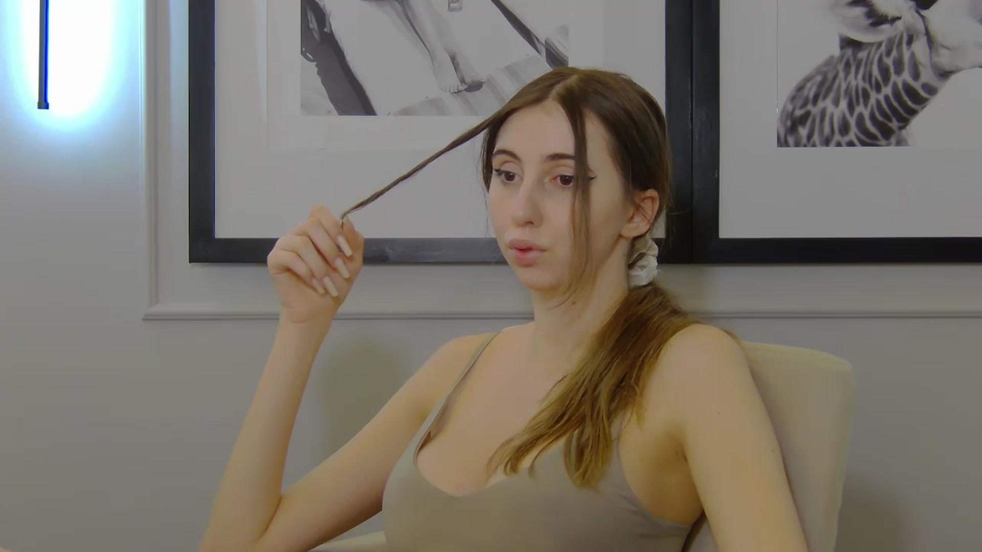 Gallery image thumbnail from Artemiss's myfreecams stream on, 03/06/2025, 21:36 image 16 of 20