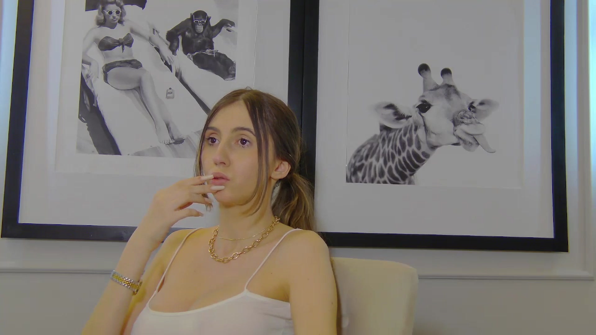 Gallery image thumbnail from Artemiss's myfreecams stream on, 03/10/2025, 19:47 image 13 of 20