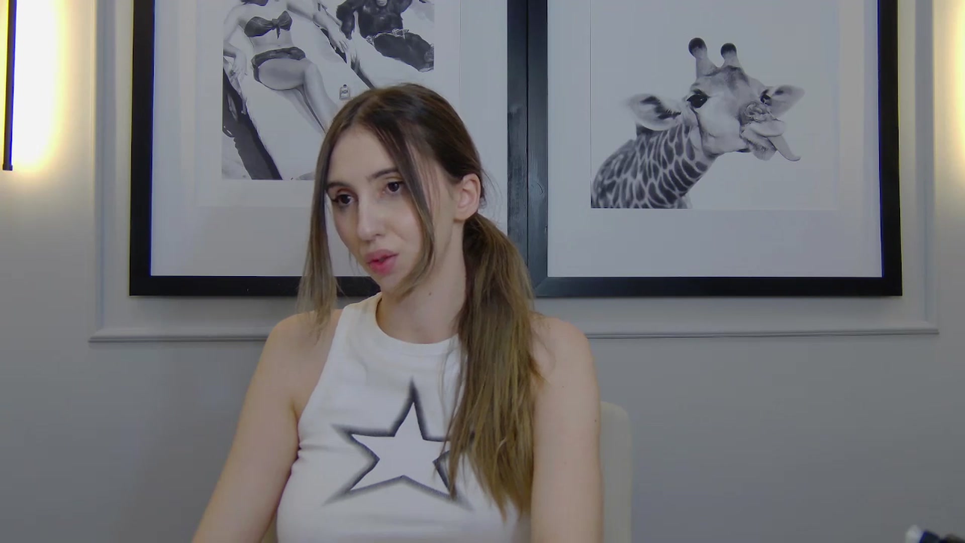 Gallery image thumbnail from Artemiss's myfreecams stream on, 03/12/2025, 21:27 image 17 of 20
