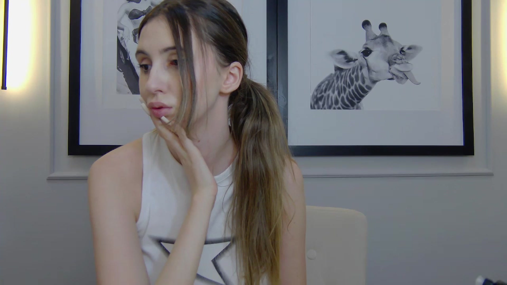 Gallery image thumbnail from Artemiss's myfreecams stream on, 03/12/2025, 22:01 image 19 of 20