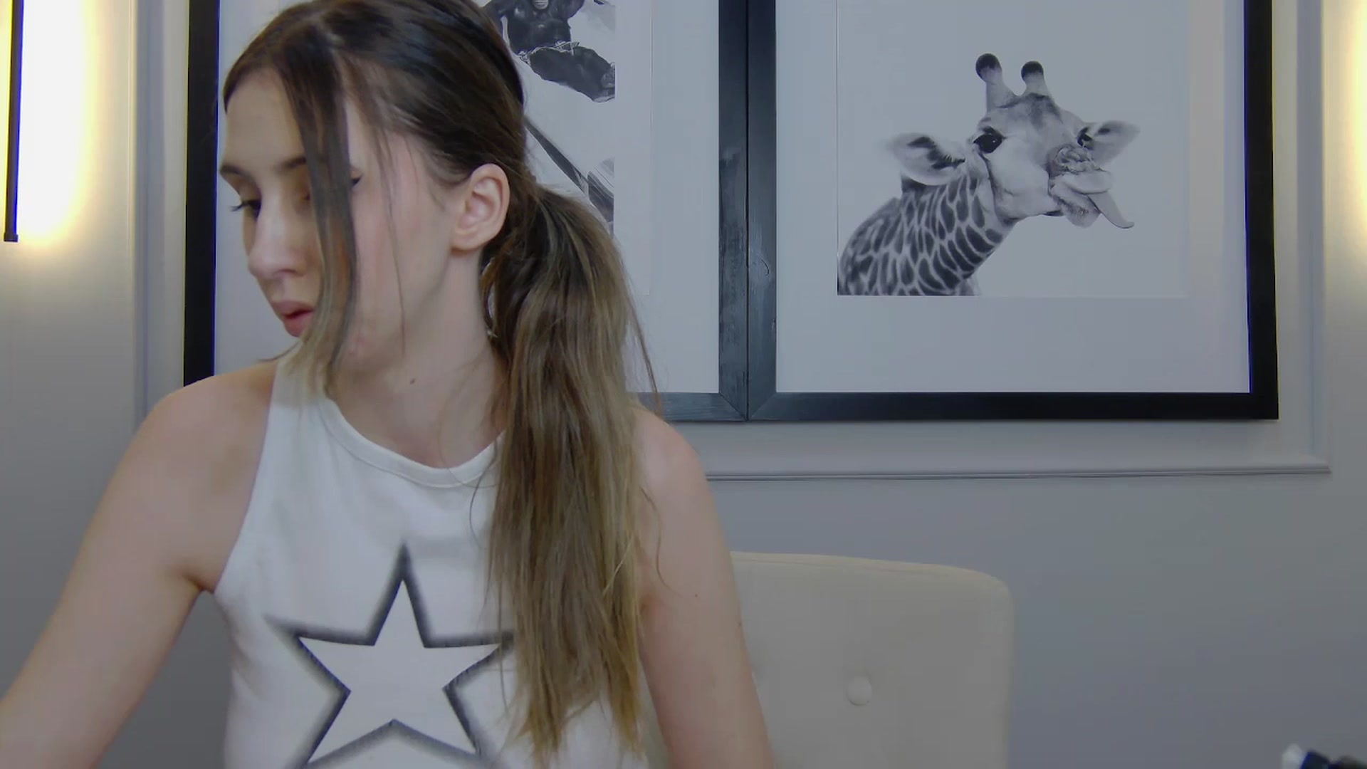 Gallery image thumbnail from Artemiss's myfreecams stream on, 03/12/2025, 22:01 image 17 of 20