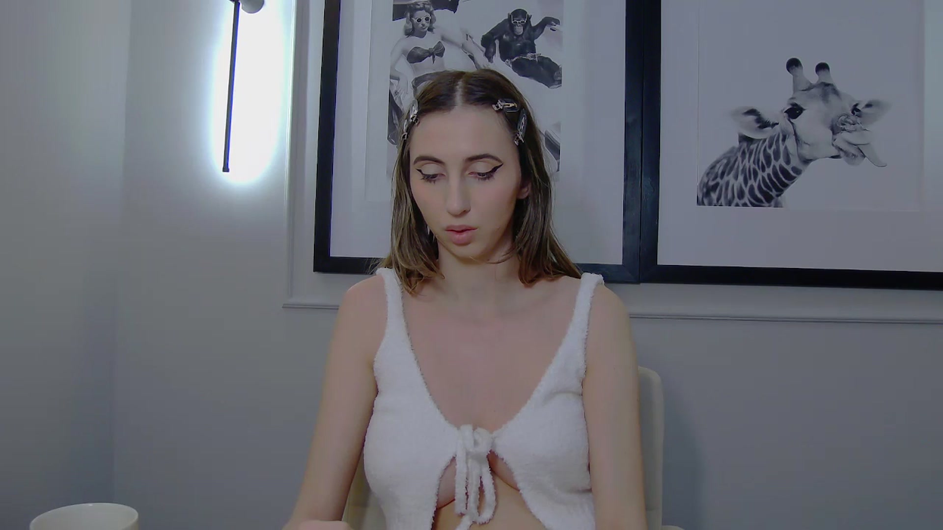 Gallery image thumbnail from Artemiss's myfreecams stream on, 03/18/2025, 23:04 image 3 of 20