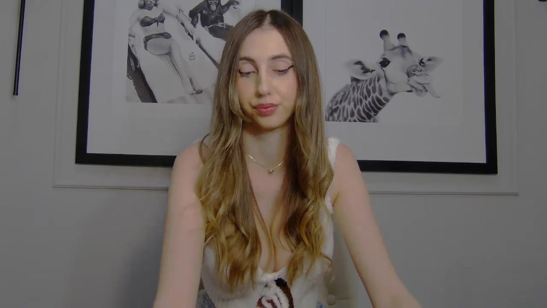 Gallery image thumbnail from Artemiss's myfreecams stream on, 03/21/2025, 22:25 image 20 of 20