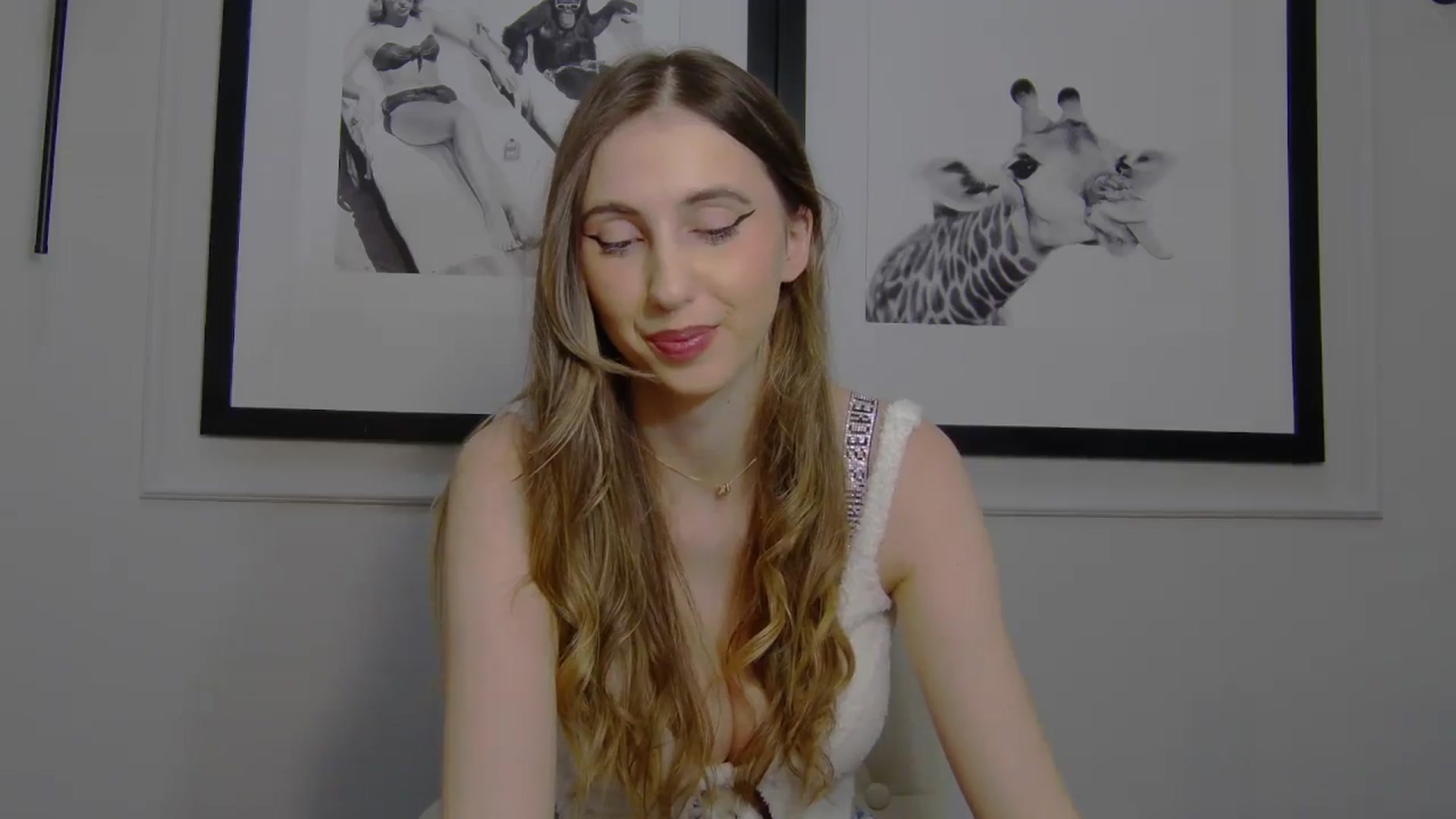 Gallery image thumbnail from Artemiss's myfreecams stream on, 03/21/2025, 22:25 image 19 of 20