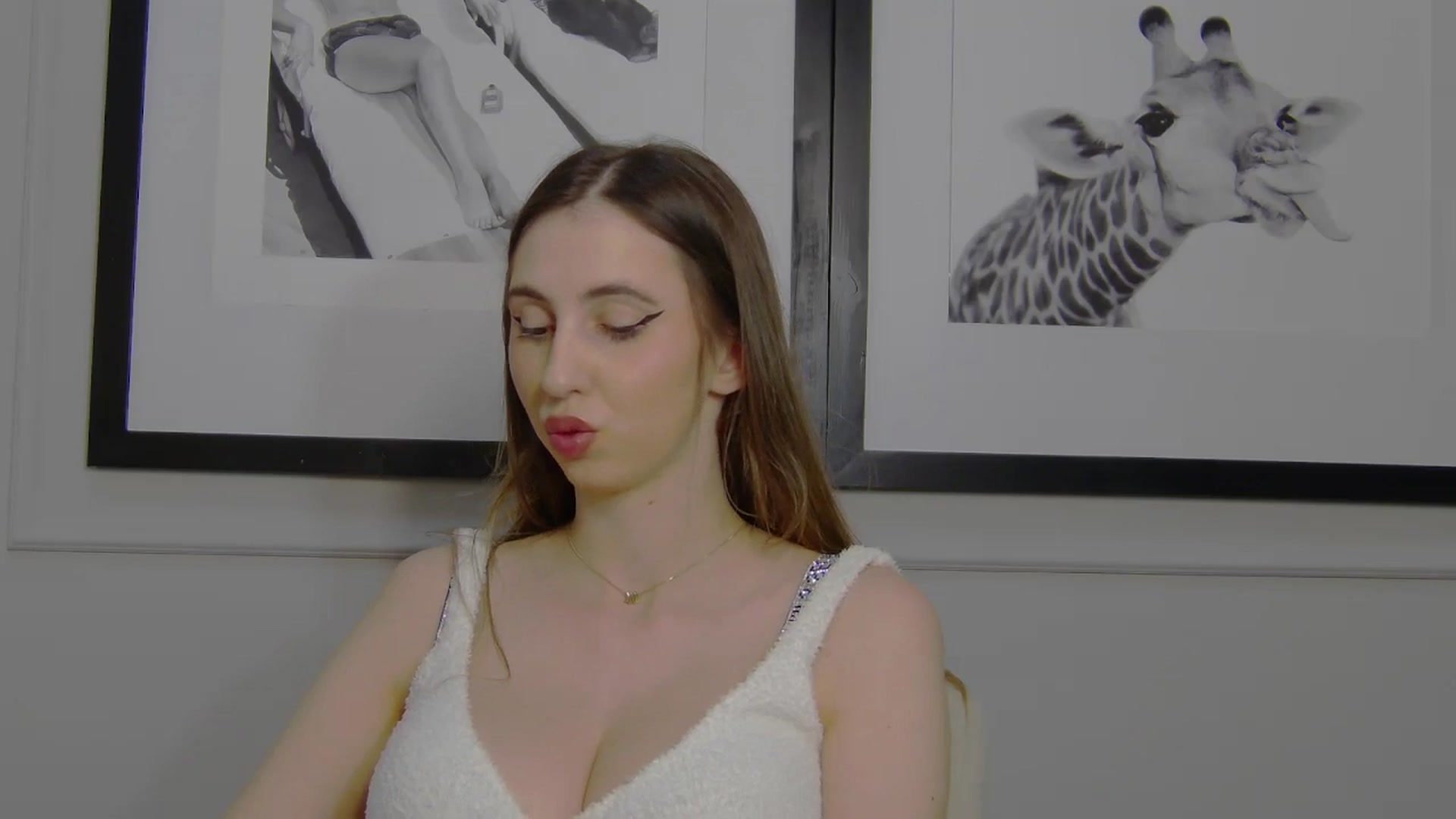 Gallery image thumbnail from Artemiss's myfreecams stream on, 03/21/2025, 22:25 image 12 of 20
