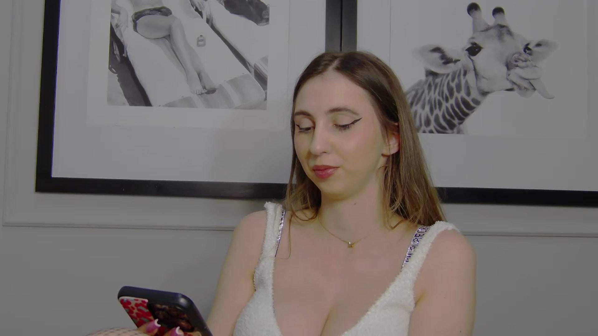 Gallery image thumbnail from Artemiss's myfreecams stream on, 03/21/2025, 22:25 image 15 of 20