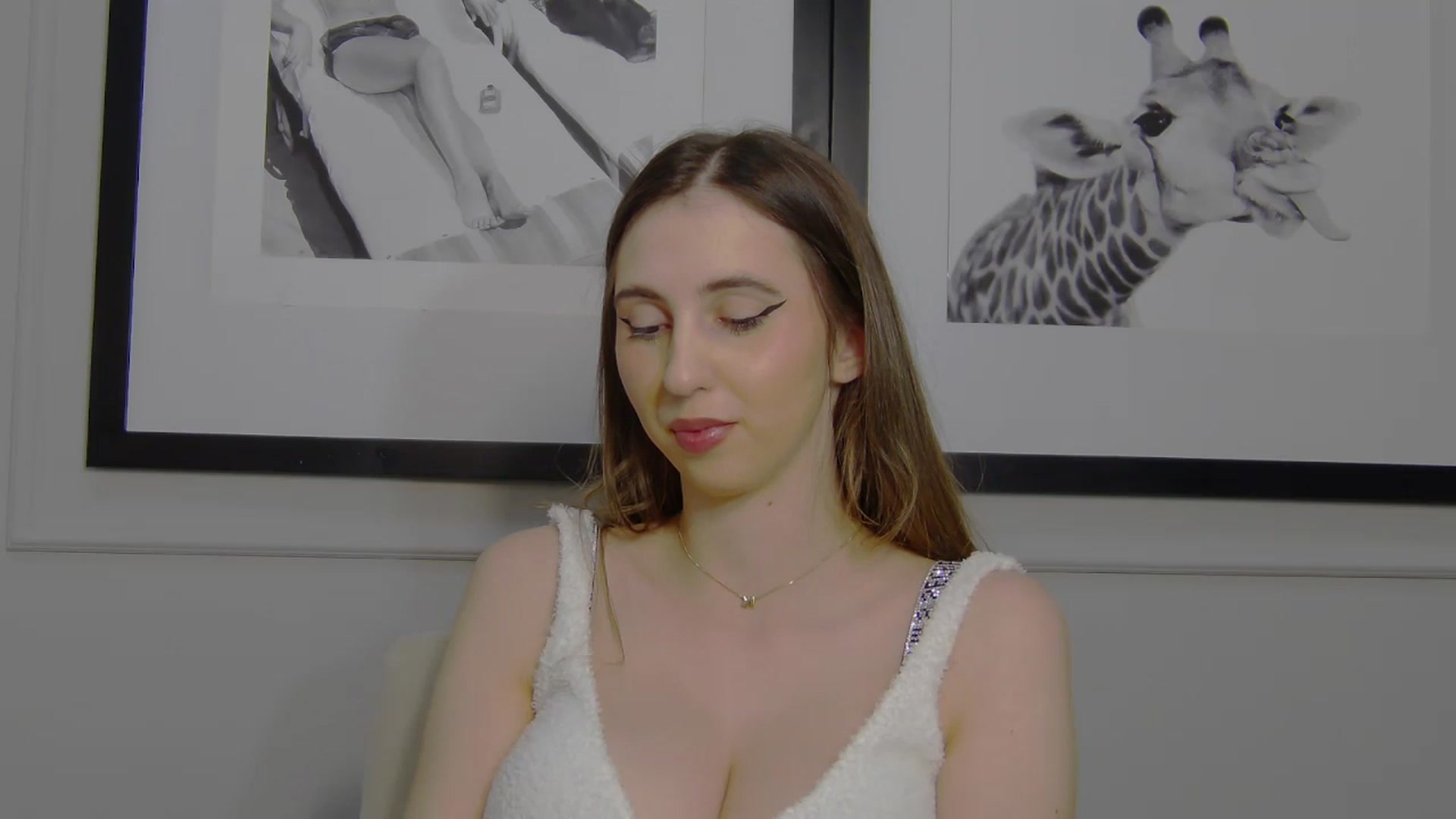 Gallery image thumbnail from Artemiss's myfreecams stream on, 03/21/2025, 22:25 image 14 of 20