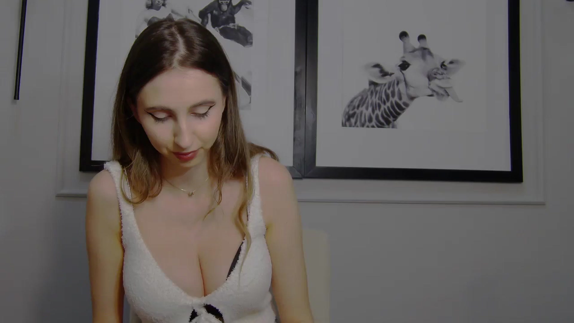 Gallery image thumbnail from Artemiss's myfreecams stream on, 03/21/2025, 23:12 image 15 of 20