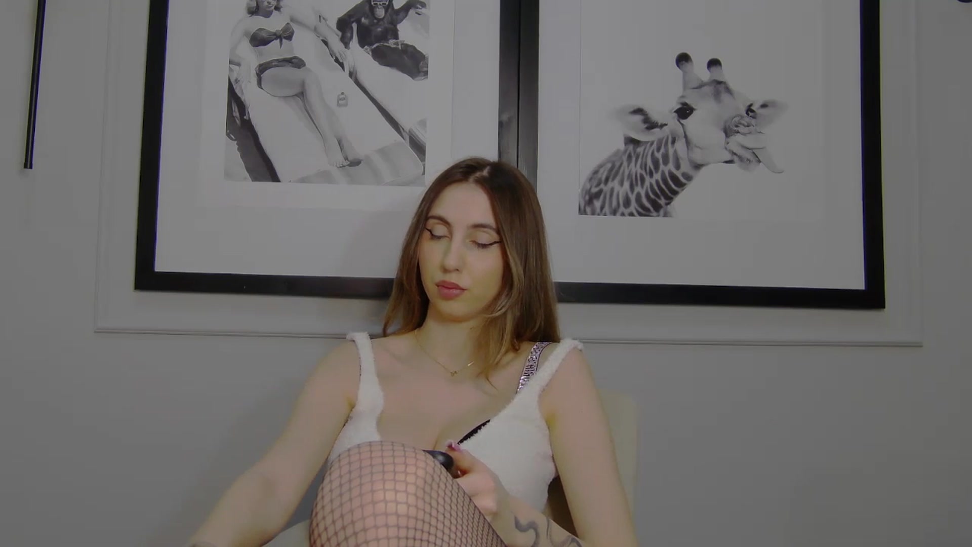 Gallery image thumbnail from Artemiss's myfreecams stream on, 03/21/2025, 23:12 image 8 of 20