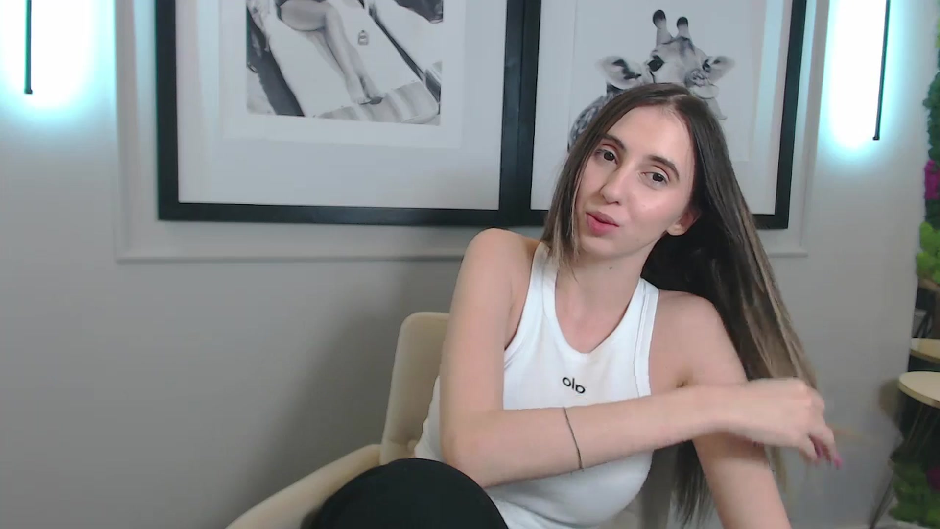 Gallery image thumbnail from Artemiss's myfreecams stream on, 03/26/2025, 18:51 image 18 of 20