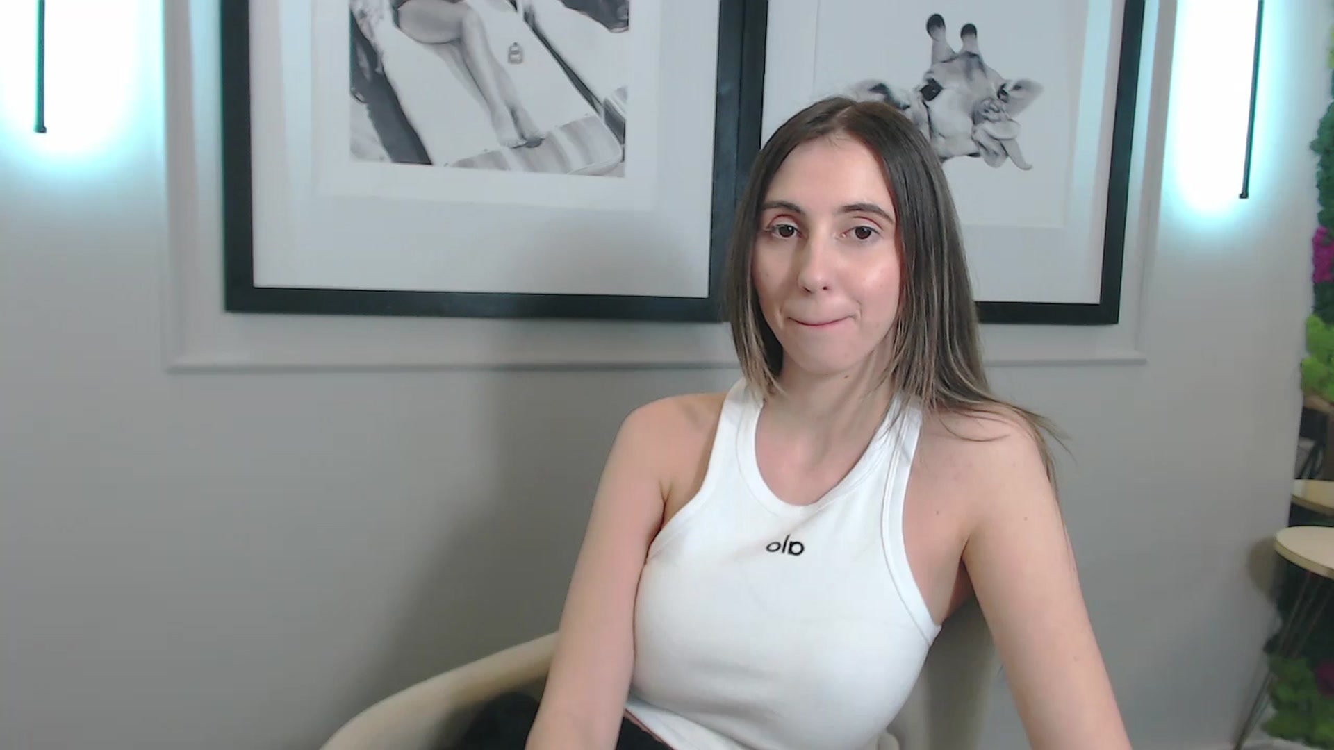 Gallery image thumbnail from Artemiss's myfreecams stream on, 03/26/2025, 18:51 image 19 of 20