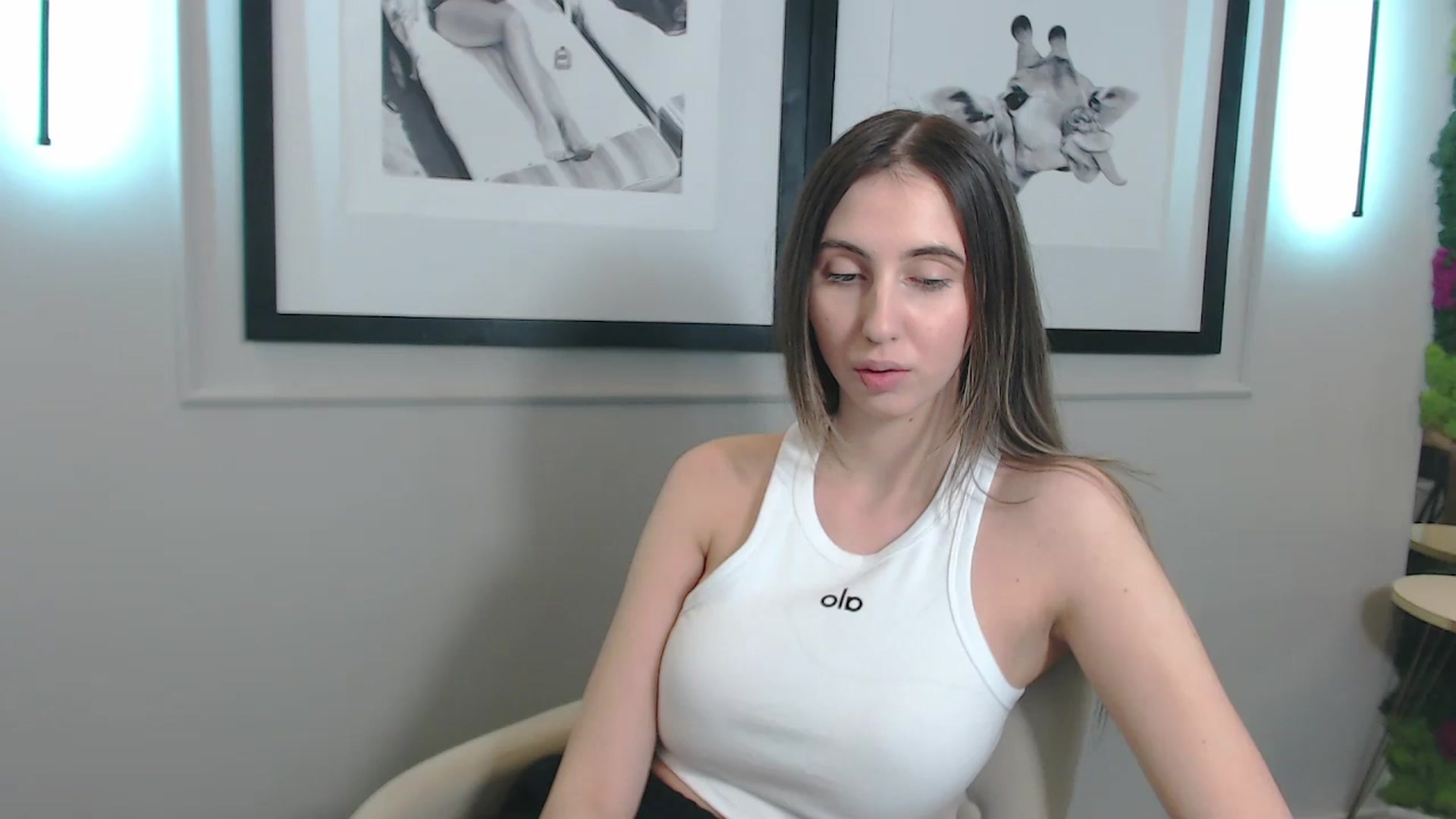 Gallery image thumbnail from Artemiss's myfreecams stream on, 03/26/2025, 18:51 image 20 of 20