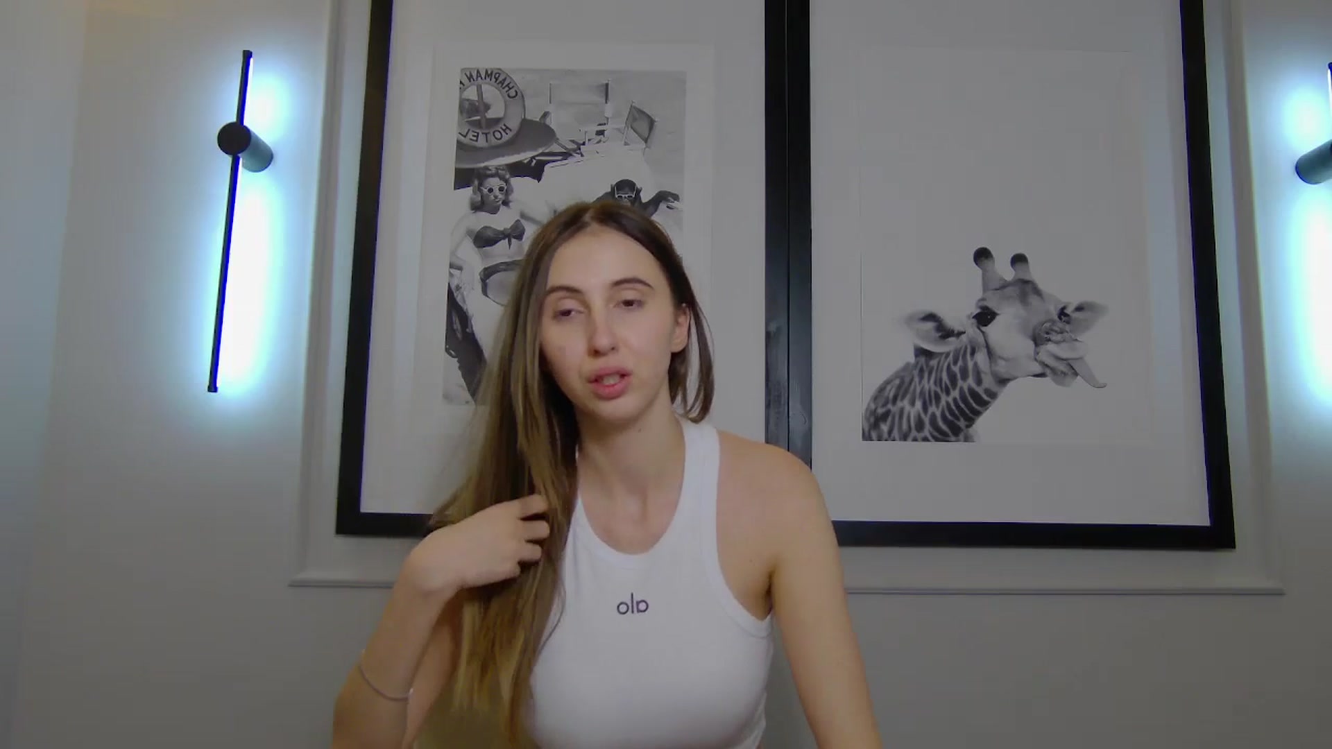 Gallery image thumbnail from Artemiss's myfreecams stream on, 03/26/2025, 21:28 image 14 of 20