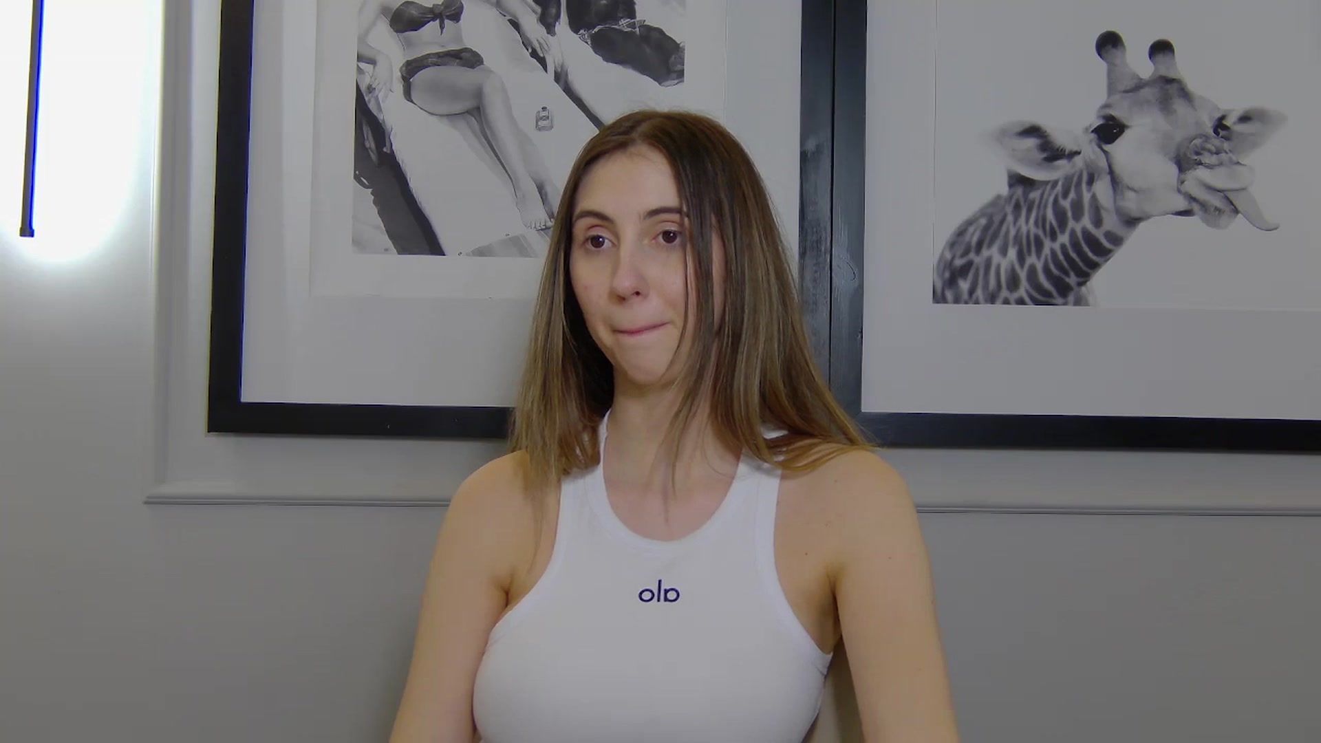 Gallery image thumbnail from Artemiss's myfreecams stream on, 03/26/2025, 21:47 image 17 of 20
