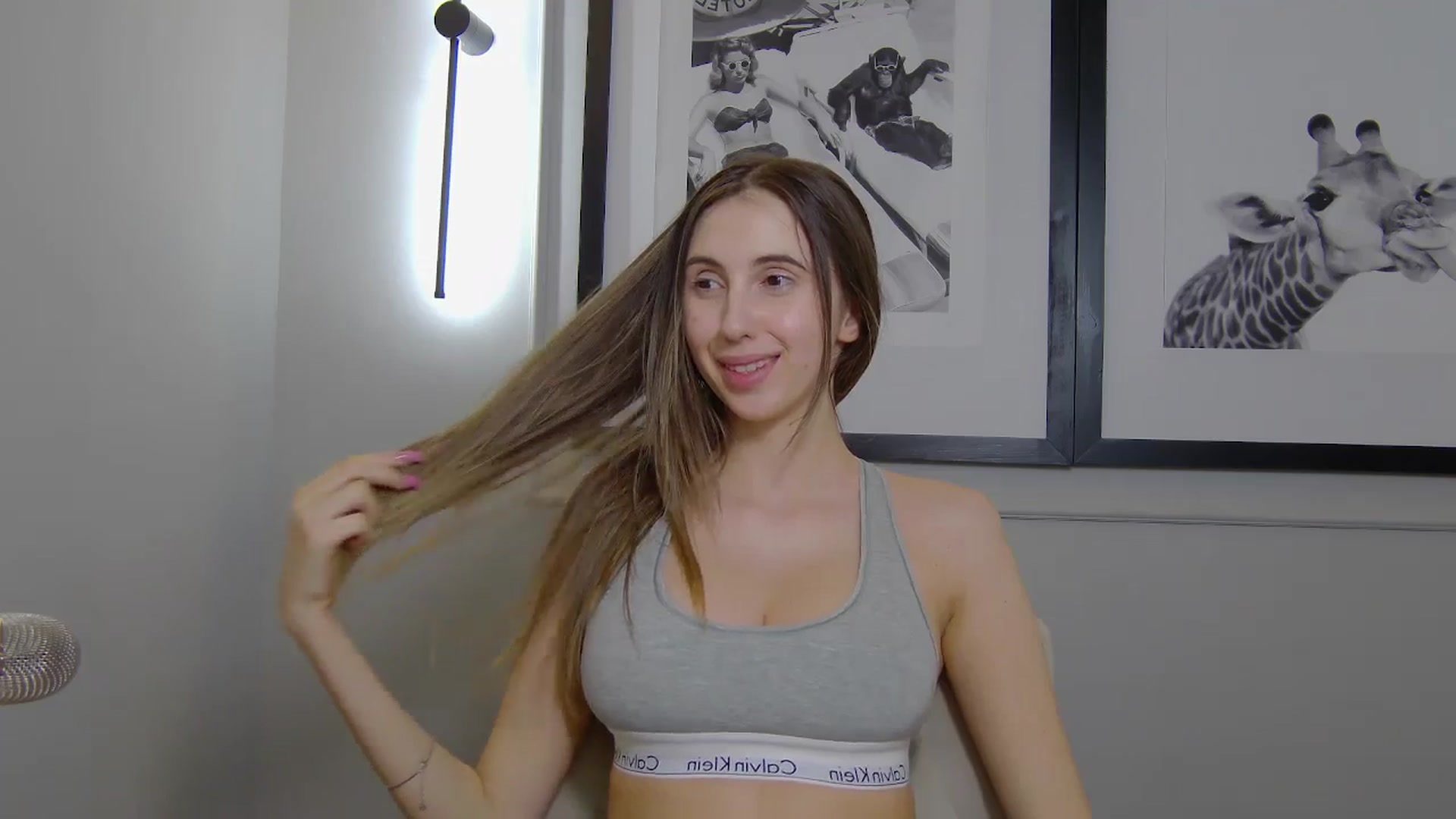 Gallery image thumbnail from Artemiss's myfreecams stream on, 03/26/2025, 23:21 image 17 of 20