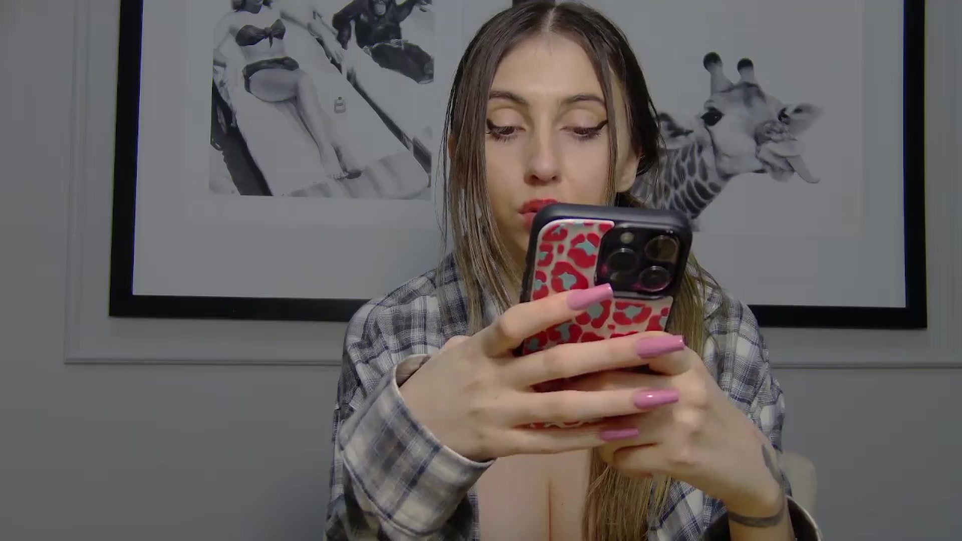 Gallery image thumbnail from Artemiss's myfreecams stream on, 03/27/2025, 23:49 image 13 of 20