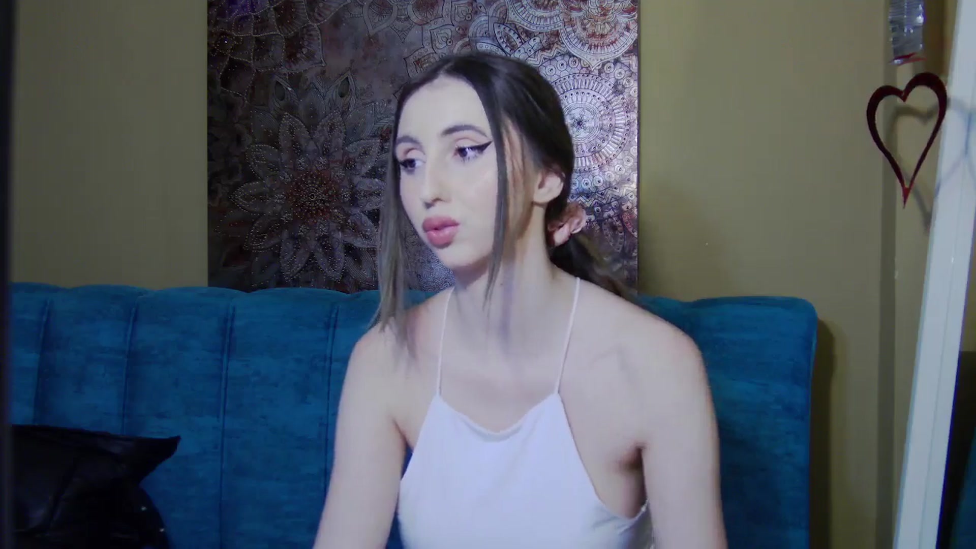 Gallery image thumbnail from Artemiss's myfreecams stream on, 03/29/2025, 23:47 image 17 of 20