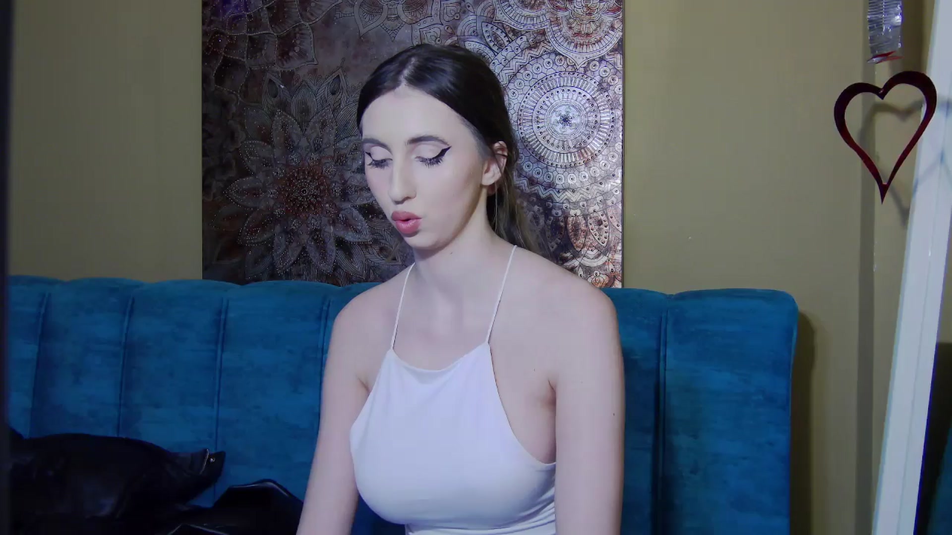 Gallery image thumbnail from Artemiss's myfreecams stream on, 03/30/2025, 24:11 image 2 of 20